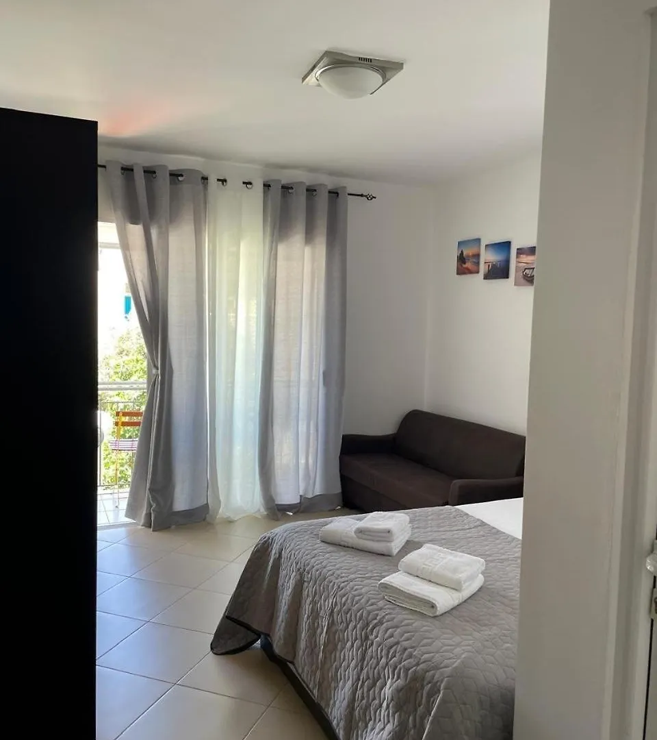 Bella Vista Apartment Borsh 0*,